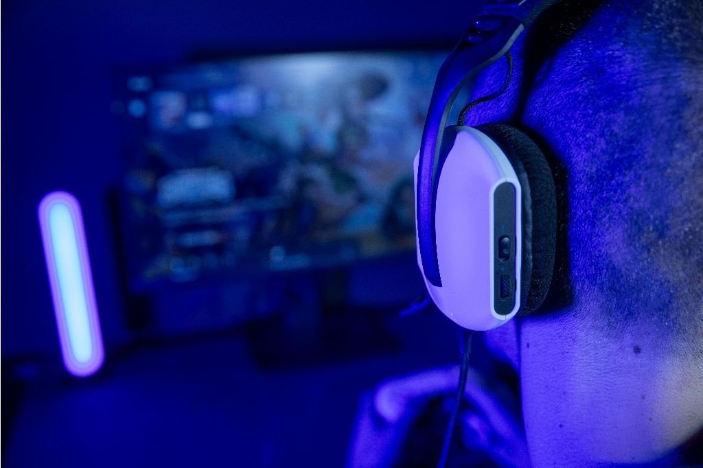 Micro-casque filaire Konix Skylite pour PS5 – Image 4