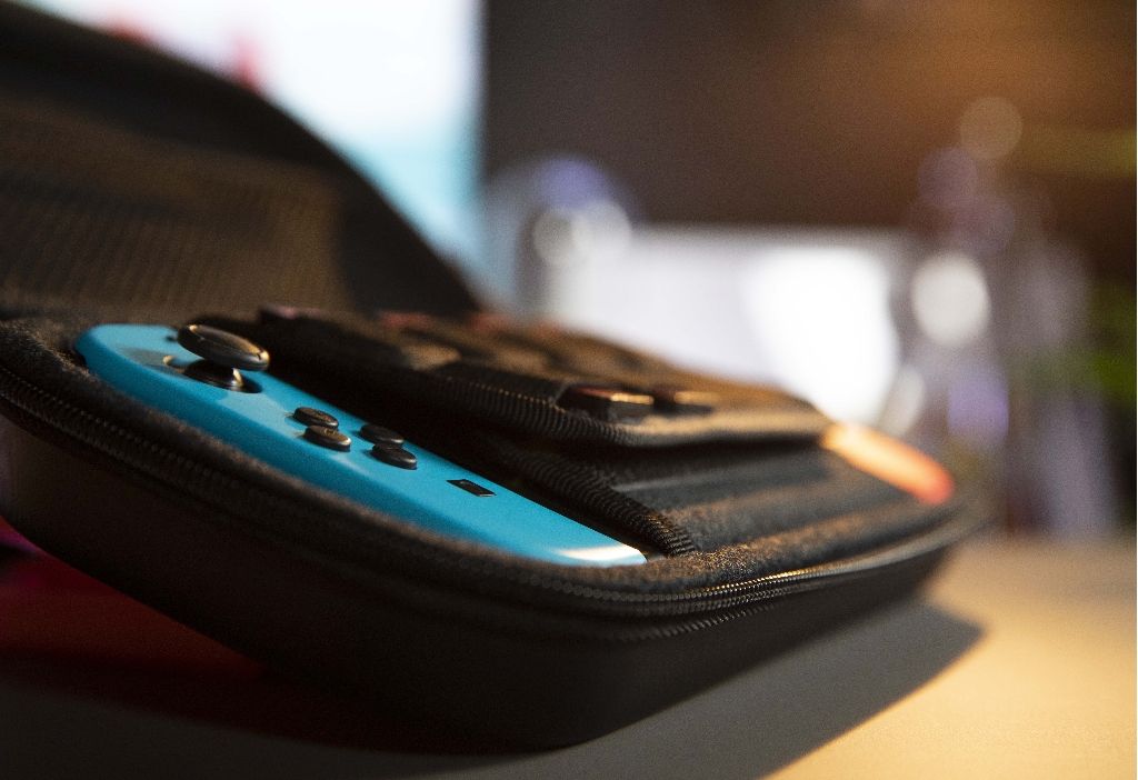 Housse de Protection et Transport Konix My Hero Academia Himiko pour Nintendo Switch, Switch Lite et Switch OLED – Image 3
